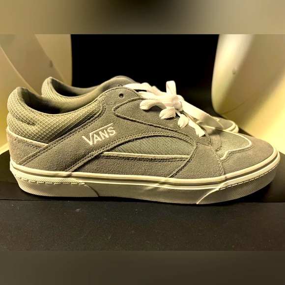 Vans Off The Wall Low Top Skateboarding Shoes 507452 Gray/Wht Sz 10.5 - Picture 1 of 8